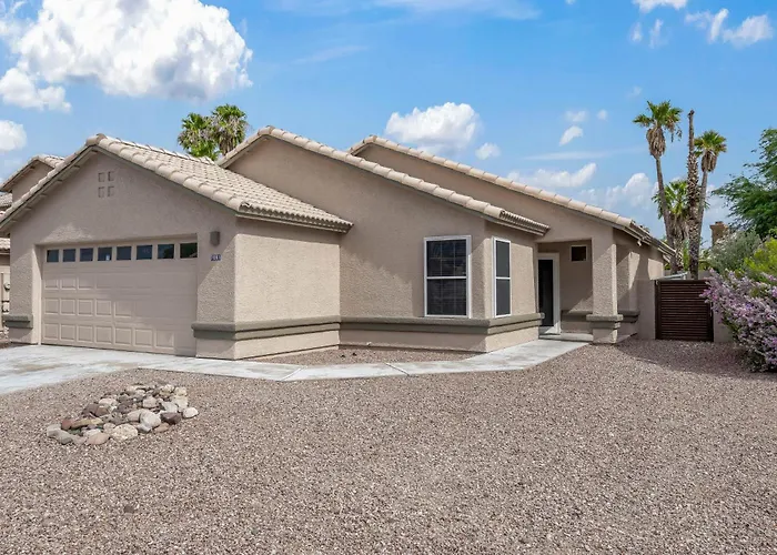 Private Pool & Fire Pit: Tucson Near Hiking! Holiday home *