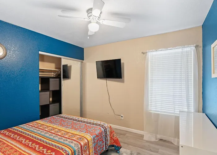 Private Pool & Fire Pit: Tucson Near Hiking!