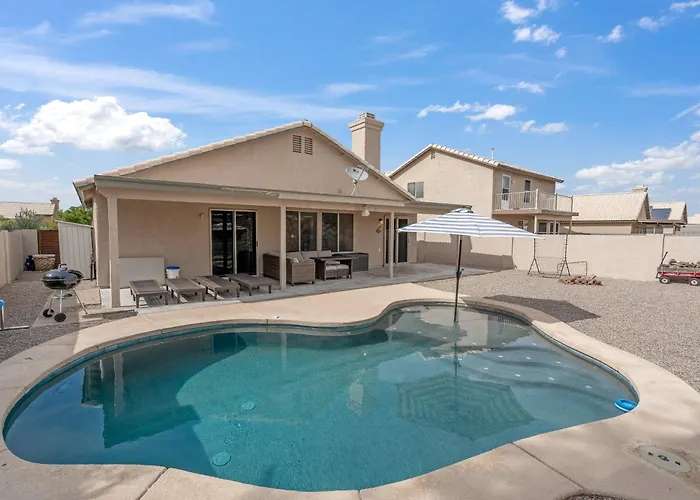 Holiday home Private Pool & Fire Pit: Tucson Near Hiking! *