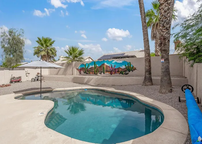 Holiday home Private Pool & Fire Pit: Tucson Near Hiking!