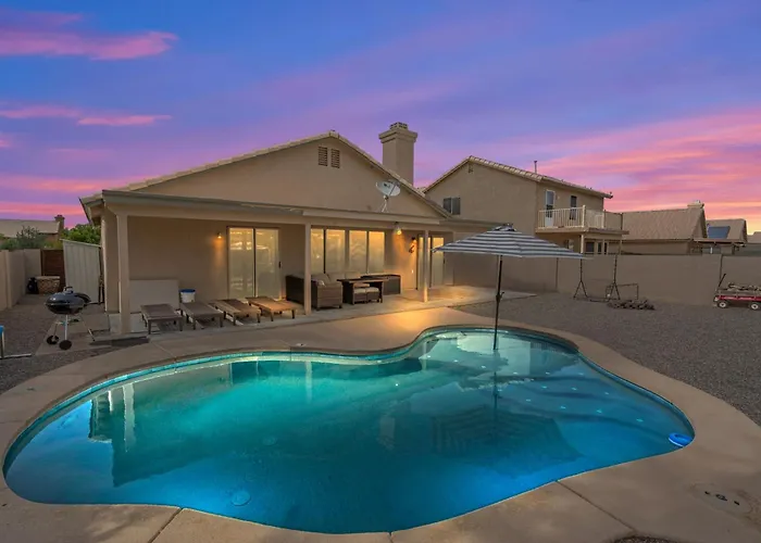 Private Pool & Fire Pit: Tucson Near Hiking!