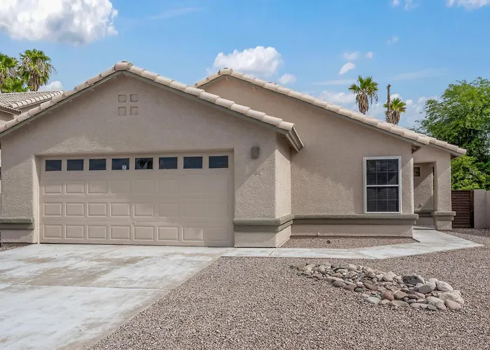 Private Pool & Fire Pit: Tucson Near Hiking!